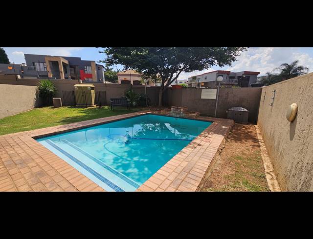 2 BEDROOM TOWNHOUSE FOR SALE IN MEYERSDAL